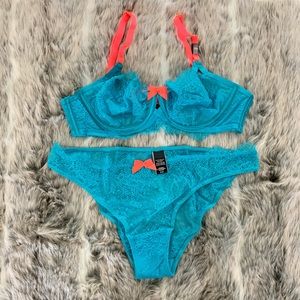 VS matching underwears